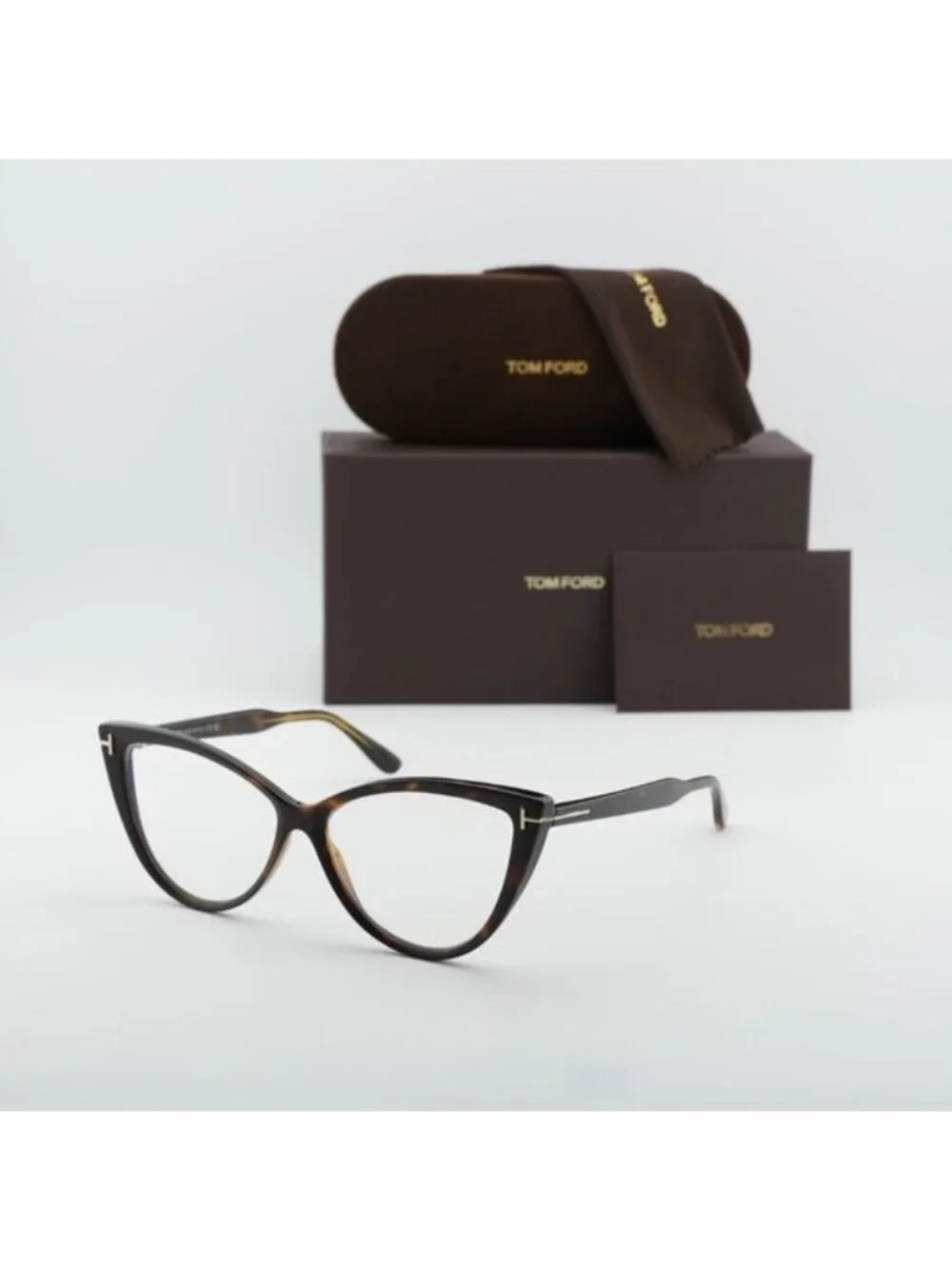 Tom Ford model ft5843